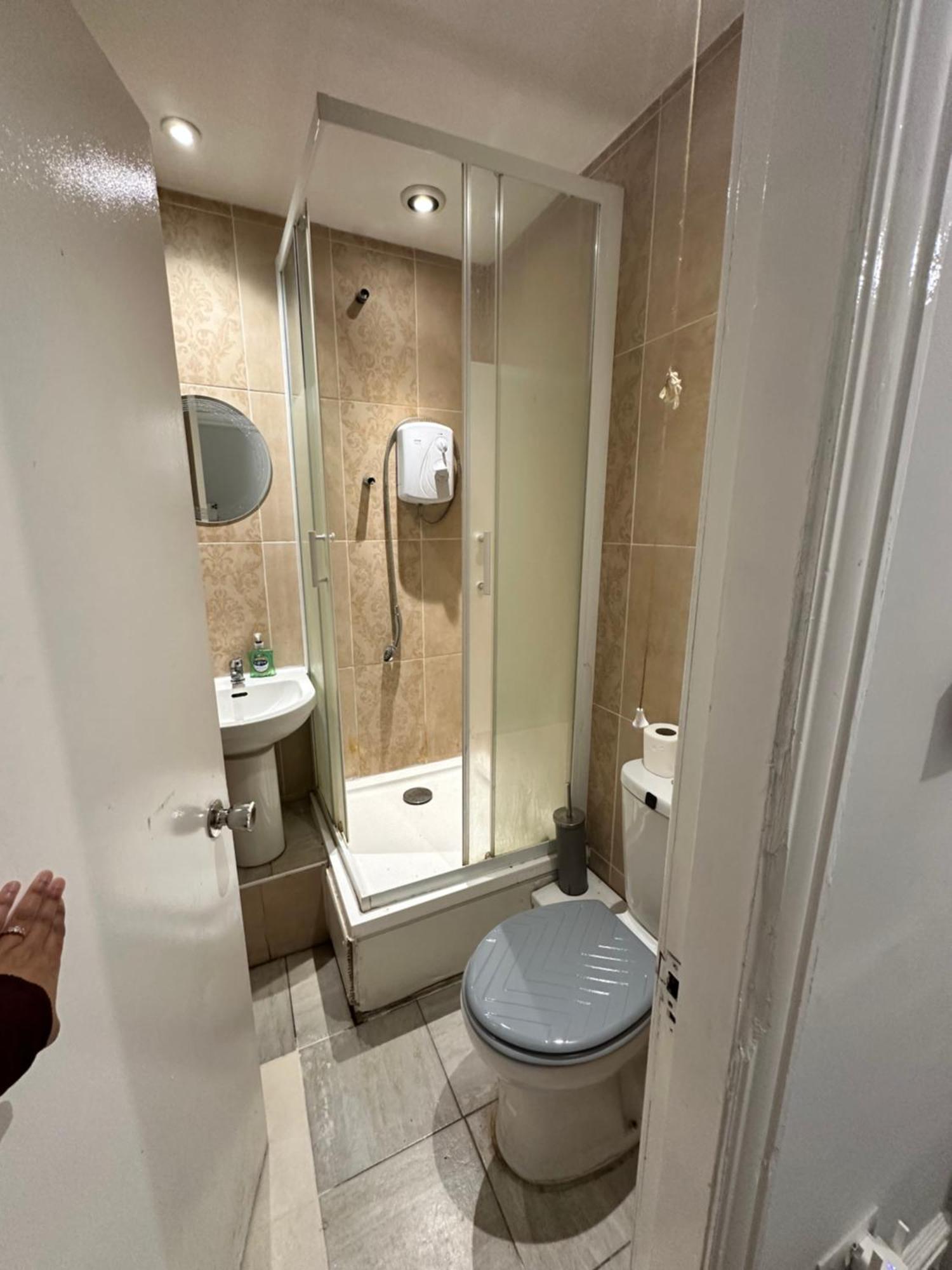 Quirky Oasis Queens Guest house *
